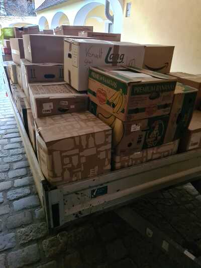 Pakete von Petzenkirchen